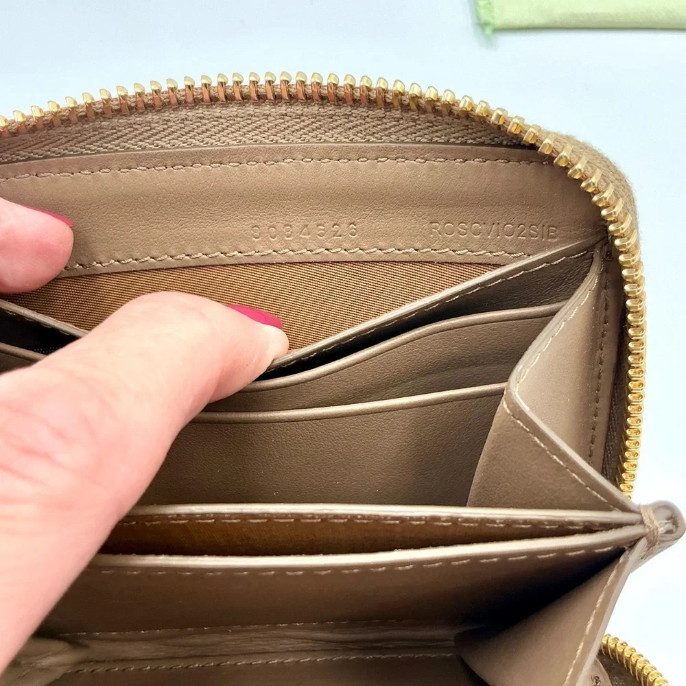 Burberry Tan Nova Check Compact Zip Wallet #635 - Picture 4 of 4